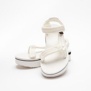 Teva Mesh Flatform White size 10 women’s EUC